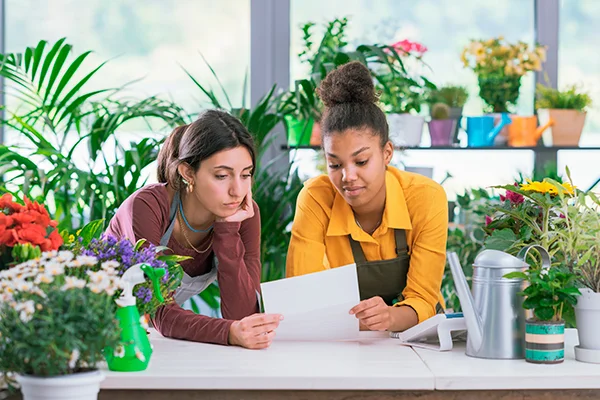 Estafas y fraudes financieros en los negocios.